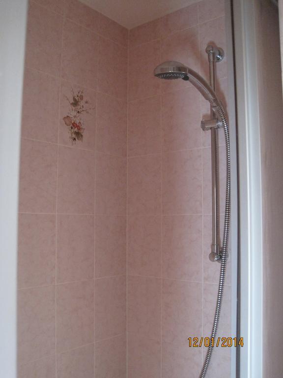 Hotel Le Commerce Neuville  Room photo